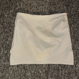 Windsor rushed white skirt